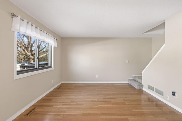 3287 Arcade Street S, Vadnais Heights, MN 55127