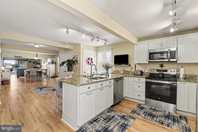 1069 LOCUST DR, Pasadena, MD 21122