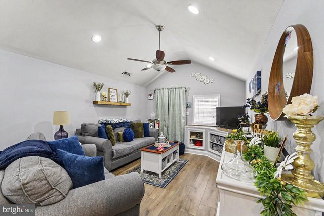 1069 LOCUST DR, Pasadena, MD 21122