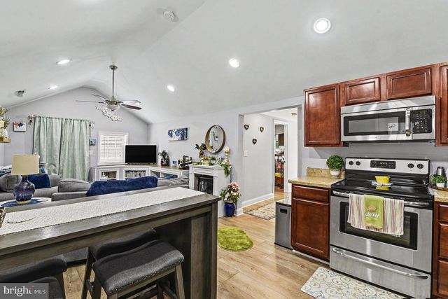 1069 LOCUST DR, Pasadena, MD 21122