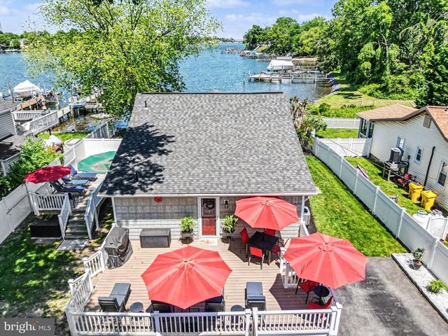 1069 LOCUST DR, Pasadena, MD 21122