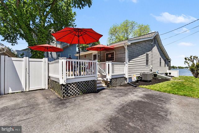 1069 LOCUST DR, Pasadena, MD 21122
