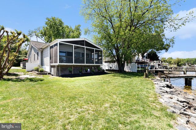 1069 LOCUST DR, Pasadena, MD 21122