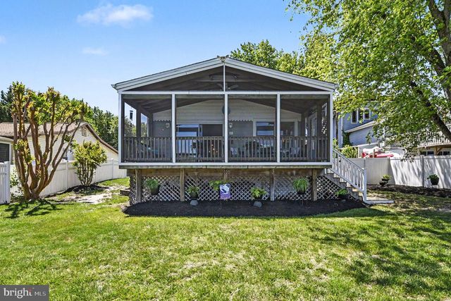 1069 LOCUST DR, Pasadena, MD 21122