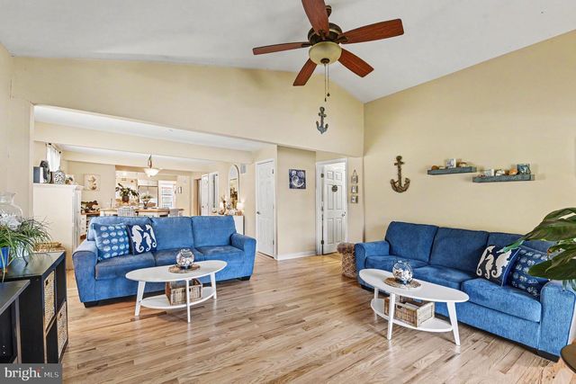1069 LOCUST DR, Pasadena, MD 21122