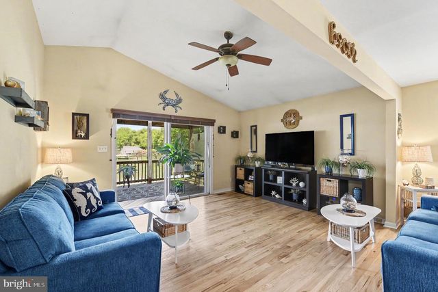 1069 LOCUST DR, Pasadena, MD 21122