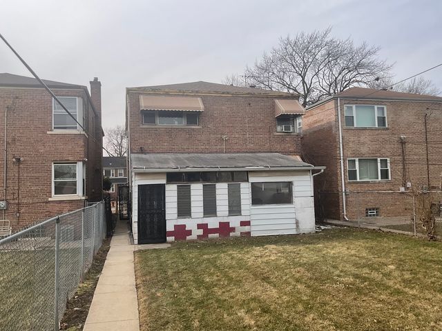 10929 S Eberhart Avenue, Chicago, IL 60628