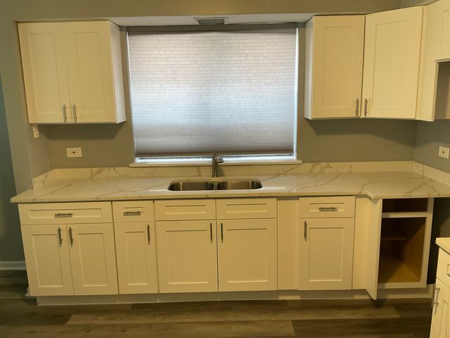 10929 S Eberhart Avenue, Chicago, IL 60628