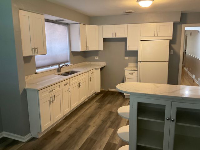 10929 S Eberhart Avenue, Chicago, IL 60628