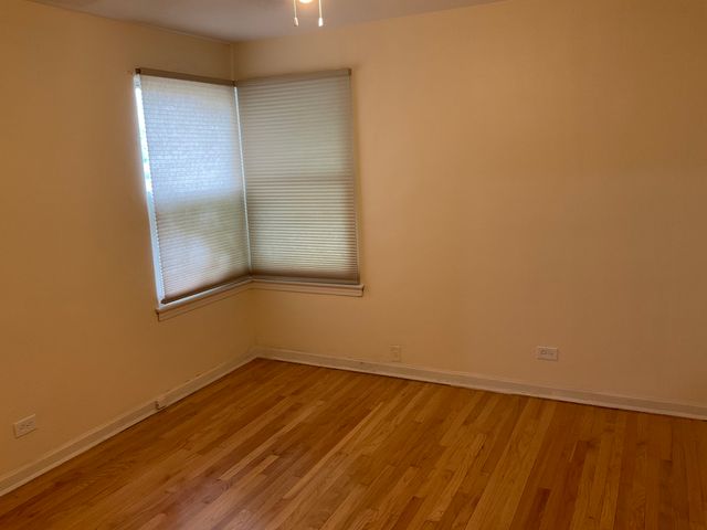 10929 S Eberhart Avenue, Chicago, IL 60628