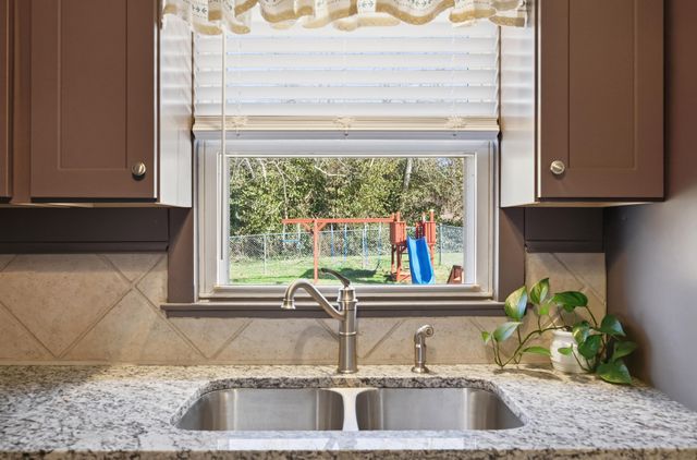 385 Main Street, Salvisa, KY 40372