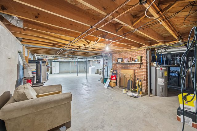 385 Main Street, Salvisa, KY 40372