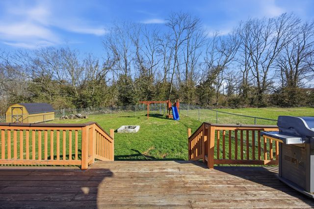 385 Main Street, Salvisa, KY 40372