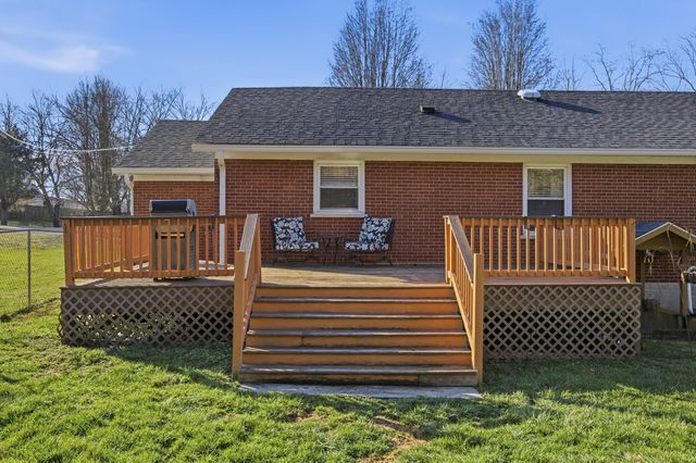 385 Main Street, Salvisa, KY 40372