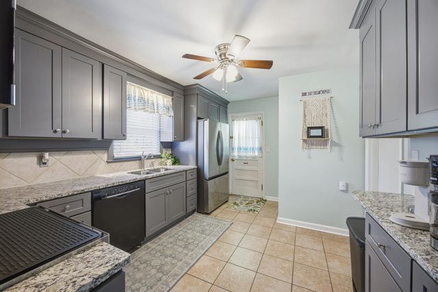 385 Main Street, Salvisa, KY 40372