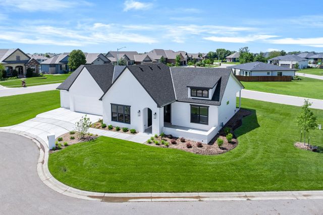 4622 W Emerald Bay Ct, Wichita, KS 67205
