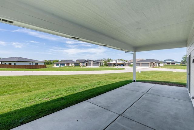 4622 W Emerald Bay Ct, Wichita, KS 67205