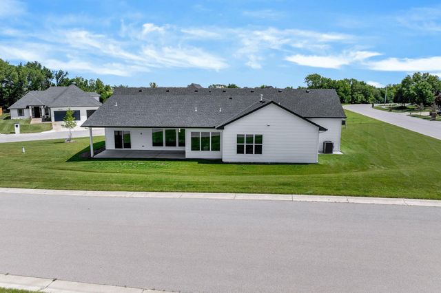 4622 W Emerald Bay Ct, Wichita, KS 67205