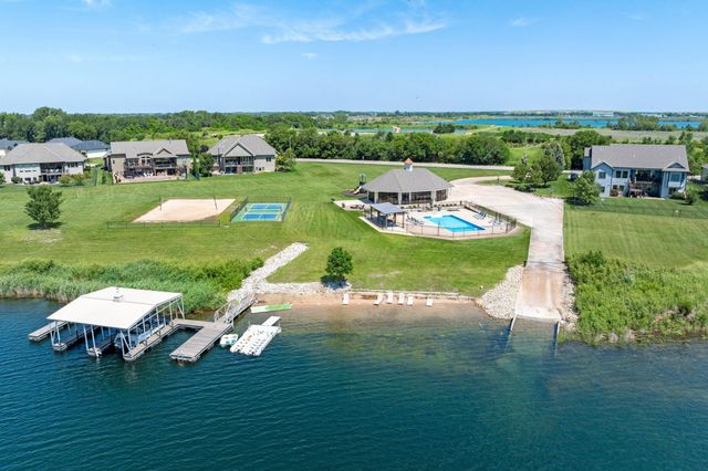 4622 W Emerald Bay Ct, Wichita, KS 67205