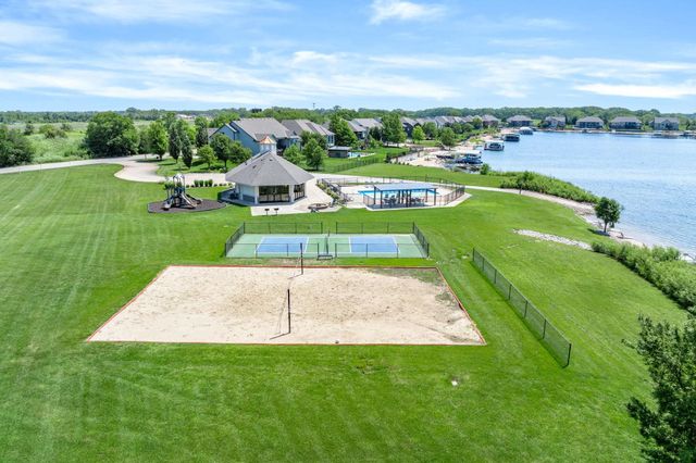 4622 W Emerald Bay Ct, Wichita, KS 67205