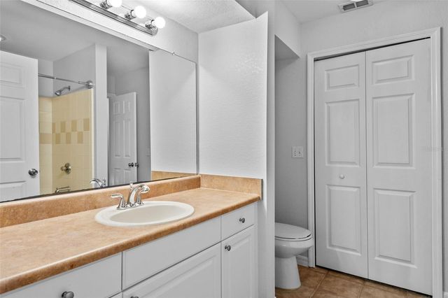 5611 BIDWELL PARKWAY 204, Sarasota, FL 34233