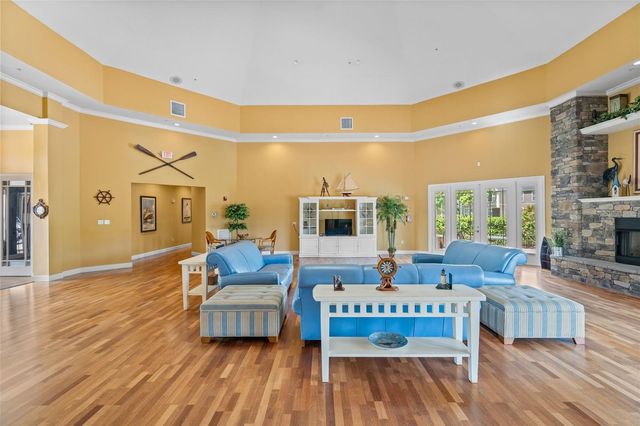 5611 BIDWELL PARKWAY 204, Sarasota, FL 34233