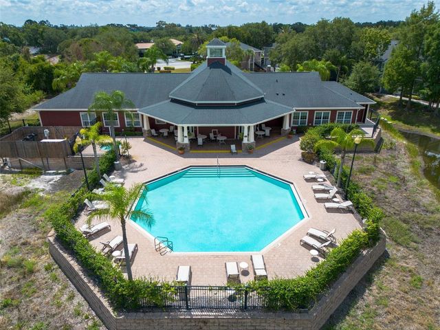 5611 BIDWELL PARKWAY 204, Sarasota, FL 34233