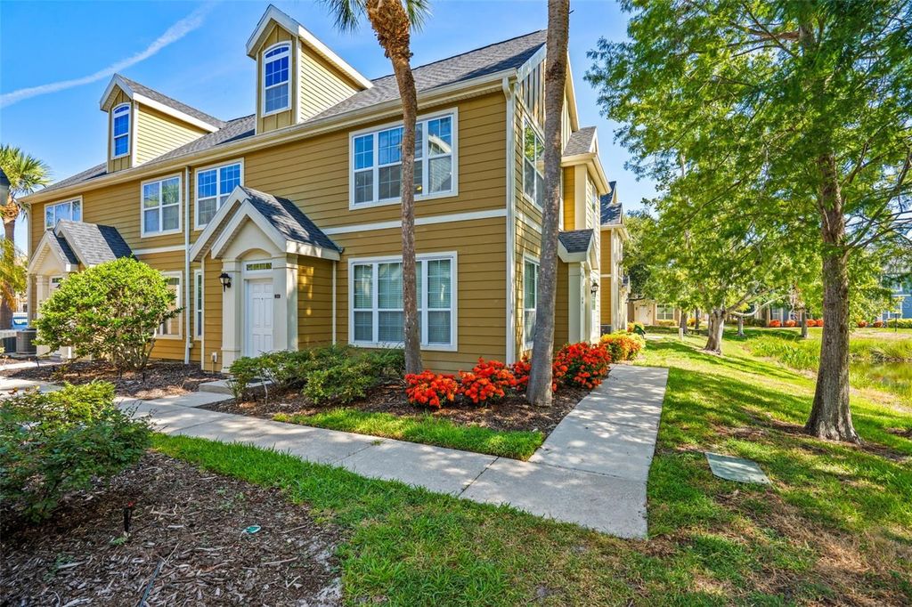 5611 BIDWELL PARKWAY 204, Sarasota, FL 34233
