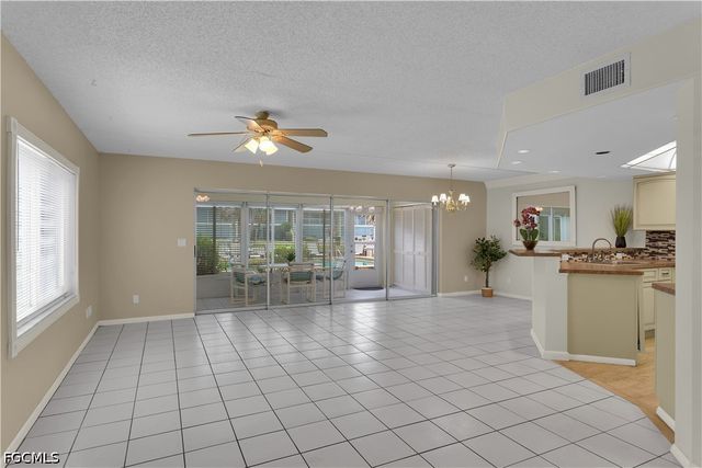 1409 SE 46th LN 105, Cape Coral, FL 33904