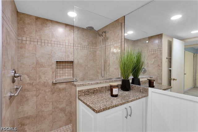 1409 SE 46th LN 105, Cape Coral, FL 33904