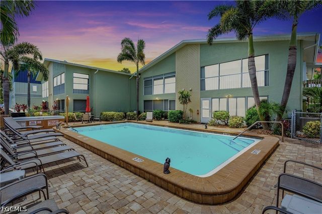 1409 SE 46th LN 105, Cape Coral, FL 33904