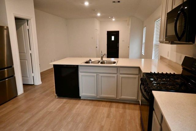 108 Shadow Leaf Trail, Conroe, TX 77378