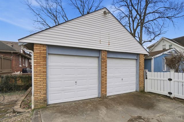 1075 Coronado Avenue, Cincinnati, OH 45238