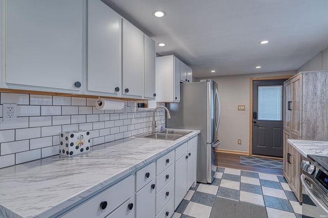 220 S Tekoppel Avenue, Evansville, IN 47712