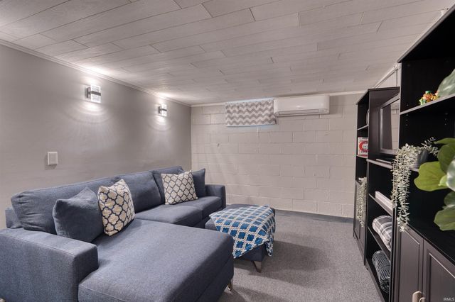 220 S Tekoppel Avenue, Evansville, IN 47712