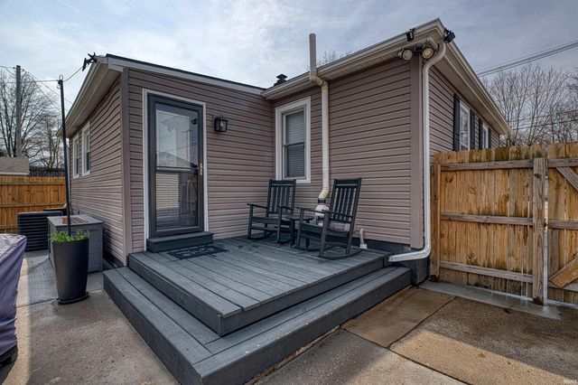 220 S Tekoppel Avenue, Evansville, IN 47712