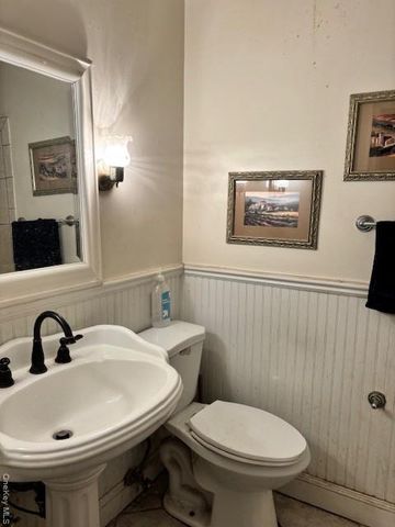 761 E Main Street, Riverhead, NY 11901