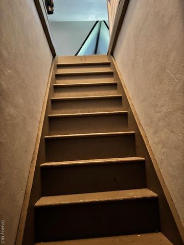 761 E Main Street, Riverhead, NY 11901