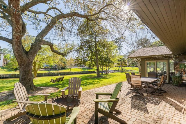 135 Woodhaven Lane, Taylor Lake Village, TX 77586