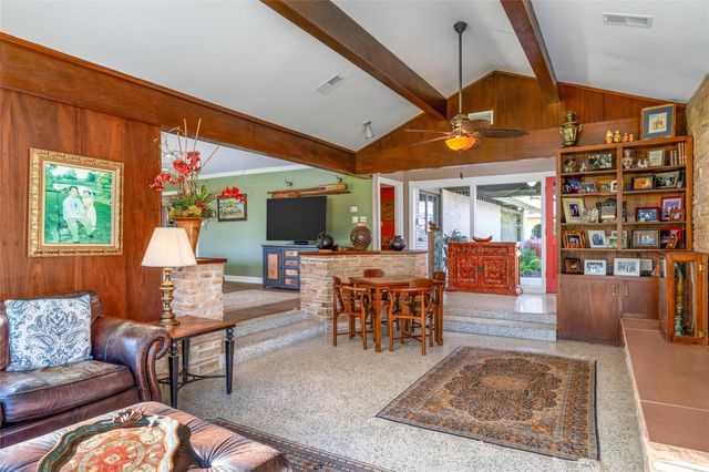 135 Woodhaven Lane, Taylor Lake Village, TX 77586