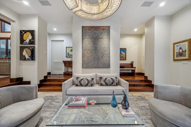 354 Piney Point Road, Houston, TX 77024