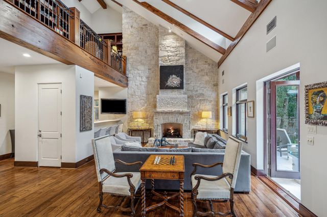 354 Piney Point Road, Houston, TX 77024