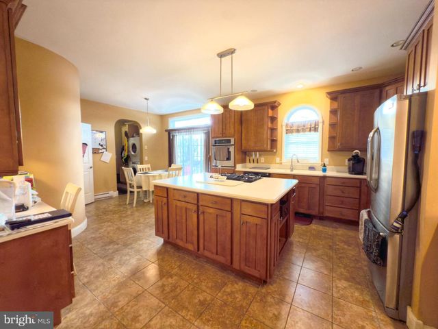 223 COUNTRY RD, Lewisburg, PA 17837