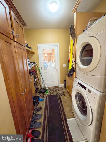 223 COUNTRY RD, Lewisburg, PA 17837