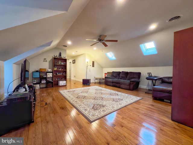 223 COUNTRY RD, Lewisburg, PA 17837