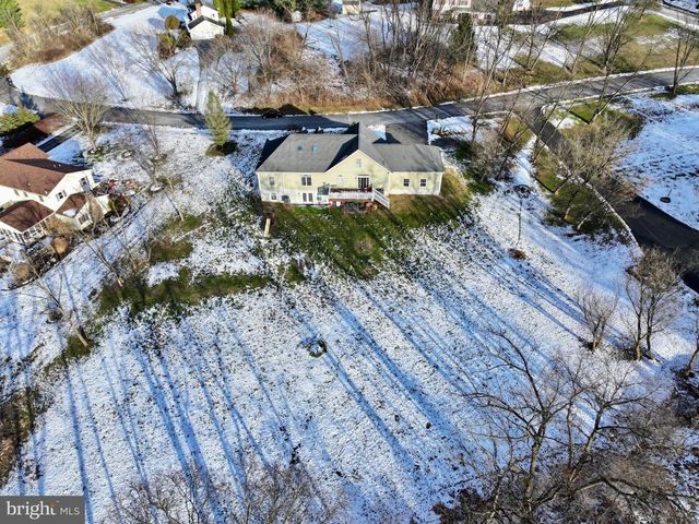 223 COUNTRY RD, Lewisburg, PA 17837