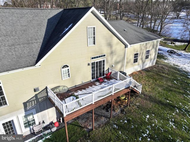 223 COUNTRY RD, Lewisburg, PA 17837