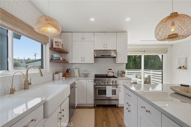 1002 3rd St, Hermosa Beach, CA 90254