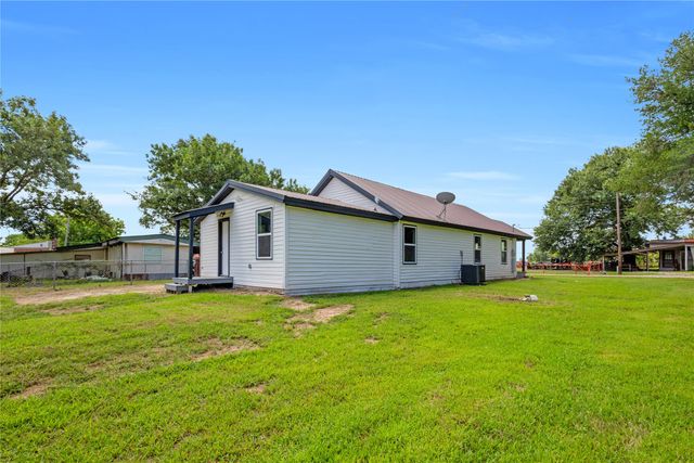 110 Orchard Street, Alba, TX 75410