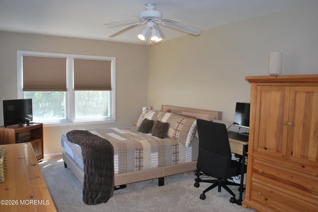16 Liberty Place, Jackson, NJ 08527